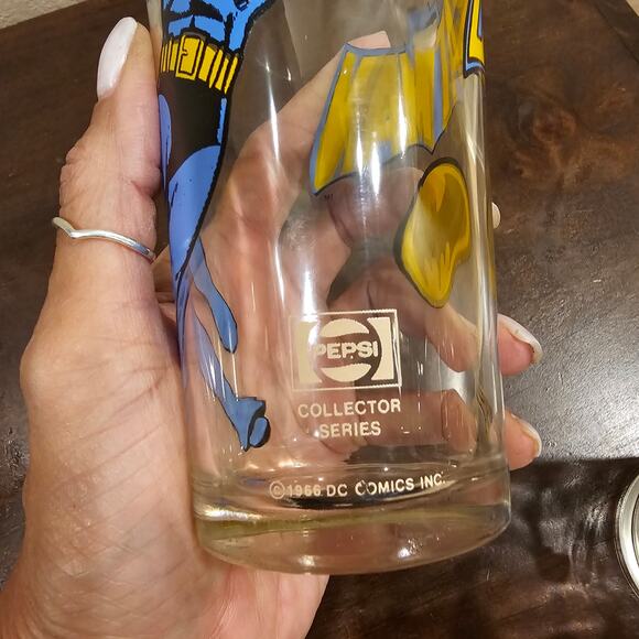 Batman Vtg Pepsi 1966 Collector Glass
Robin Vtg Pepsi 1978 Collector Glass - Picture 3 of 5